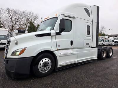 Freightliner Cascadia 126 Sleeper Semi Truck - 50" Condo Sleeper, 485HP, 12 Speed Automatic