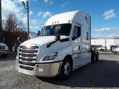 Freightliner Cascadia 126 Sleeper Semi Truck - 72" Condo Sleeper, 455HP, 12 Speed Automatic
