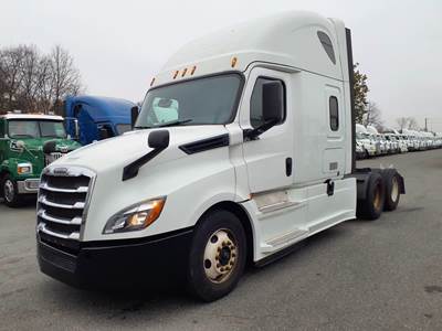 Freightliner Cascadia 126 Sleeper Semi Truck - 72" Condo Sleeper, 455HP, 12 Speed Automatic