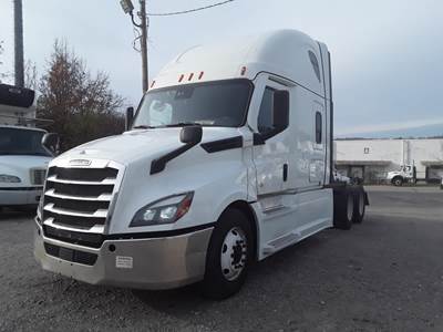 Freightliner Cascadia 126 Sleeper Semi Truck - 72" Condo Sleeper, 455HP, 12 Speed Automatic