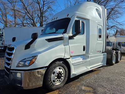 Freightliner Cascadia 126 Sleeper Semi Truck - 50" Condo Sleeper, 455HP, 12 Speed Automatic
