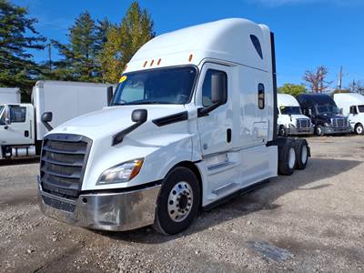 Freightliner Cascadia 126 Sleeper Semi Truck - 70" Condo Sleeper, 455HP, 12 Speed Automatic