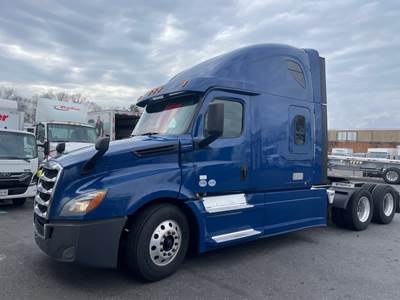 Freightliner Cascadia 126 Sleeper Semi Truck - 72" Condo Sleeper, 505HP, 10 Speed Manual