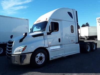 Freightliner Cascadia 126 Sleeper Semi Truck - 72" Condo Sleeper, 455HP, 12 Speed Automatic