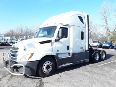 Freightliner Cascadia 126 Sleeper Semi Truck - 72" Condo Sleeper, 455HP, 12 Speed Automatic