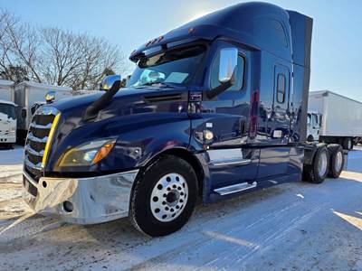 Freightliner Cascadia 126 Sleeper Semi Truck - 50" Condo Sleeper, 400HP, 12 Speed Automatic