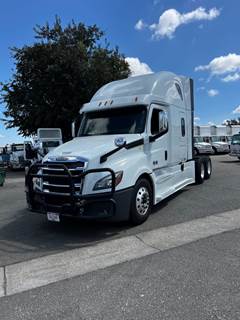 Freightliner Cascadia 126 Sleeper Semi Truck - 72" Condo Sleeper, 400HP, 12 Speed Automatic
