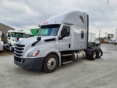 Freightliner Cascadia 126 Sleeper Semi Truck - 72" Condo Sleeper, 450HP, 10 Speed Automatic