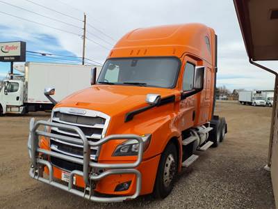 Freightliner Cascadia 126 Sleeper Semi Truck - 60" Condo Sleeper, 505HP, 12 Speed Automatic