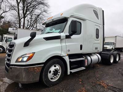 Freightliner Cascadia 126 Sleeper Semi Truck - 50" Condo Sleeper, 455HP, 12 Speed Automatic