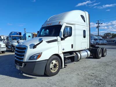 Freightliner Cascadia 126 Sleeper Semi Truck - 72" Condo Sleeper, 500HP, 12 Speed Automatic