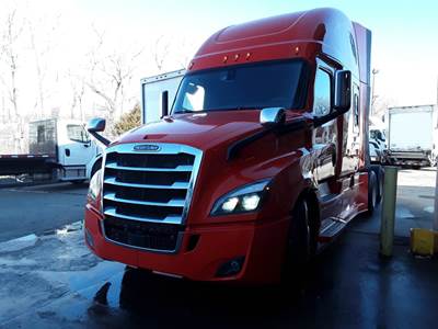Freightliner Cascadia 126 Sleeper Semi Truck - 70" Condo Sleeper, 455HP, 12 Speed Automatic