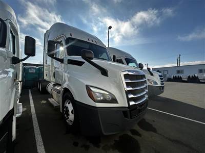 Freightliner Cascadia 126 Sleeper Semi Truck - 72" Condo Sleeper, 455HP, 12 Speed Automatic