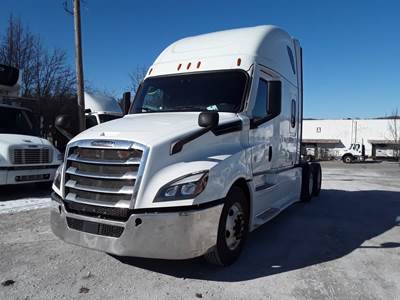 Freightliner Cascadia 126 Sleeper Semi Truck - 80" Condo Sleeper, 455HP, 12 Speed Automatic