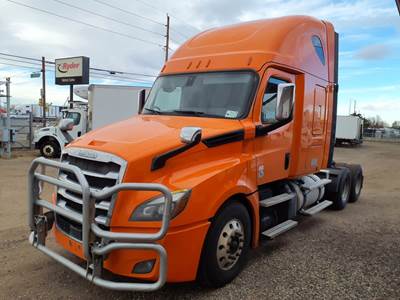 Freightliner Cascadia 126 Sleeper Semi Truck - 70" Condo Sleeper, 505HP, 12 Speed Automatic