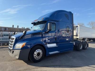 Freightliner Cascadia 126 Sleeper Semi Truck - 72" Condo Sleeper, 505HP, 12 Speed Automatic