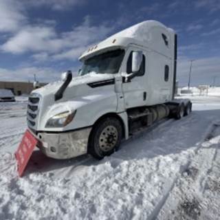 Freightliner Cascadia 126 Sleeper Semi Truck - 72" Condo Sleeper, 455HP, 12 Speed Automatic
