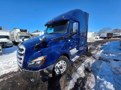 Freightliner Cascadia 126 Sleeper Semi Truck - 72" Condo Sleeper, 400HP, 12 Speed Automatic