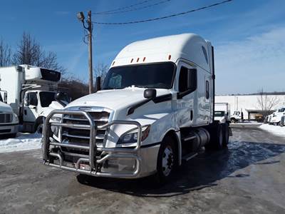 Freightliner Cascadia 126 Sleeper Semi Truck - 82" Condo Sleeper, 455HP, 12 Speed Automatic