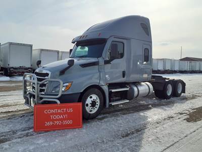 Freightliner Cascadia 126 Sleeper Semi Truck - 73" Condo Sleeper, 455HP, 10 Speed Manual