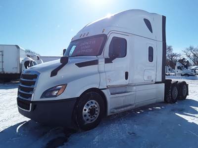 Freightliner Cascadia 126 Sleeper Semi Truck - 72" Condo Sleeper, 455HP, 10 Speed Manual