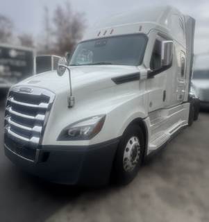 Freightliner Cascadia 126 Sleeper Semi Truck - 72" Condo Sleeper, 485HP, 12 Speed Automatic