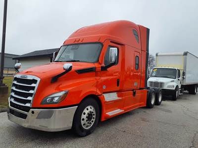 Freightliner Cascadia 126 Sleeper Semi Truck - 71" Condo Sleeper, 400HP, 12 Speed Automatic