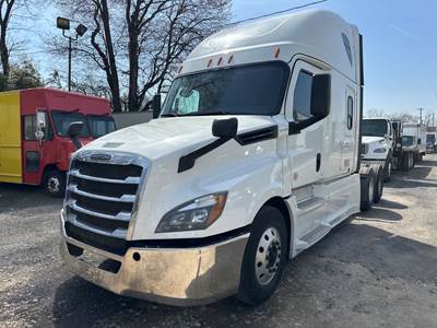 Freightliner Cascadia 126 Sleeper Semi Truck - 72" Condo Sleeper, 455HP, 12 Speed Automatic