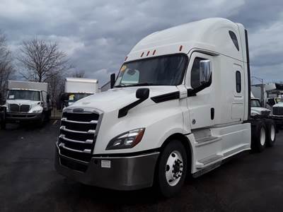 Freightliner Cascadia 126 Sleeper Semi Truck - 72" Condo Sleeper, 455HP, 12 Speed Automatic