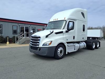 Freightliner Cascadia 126 Sleeper Semi Truck - 72" Condo Sleeper, 455HP, 12 Speed Automatic