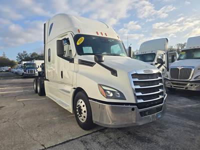 Freightliner Cascadia 126 Sleeper Semi Truck - 80" Condo Sleeper, 505HP, 12 Speed Automatic