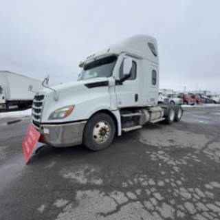 Freightliner Cascadia 126 Sleeper Semi Truck - 60" Condo Sleeper, 455HP, 12 Speed Automatic