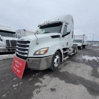 Freightliner Cascadia 126 Sleeper Semi Truck - 60" Condo Sleeper, 455HP, 10 Speed Manual