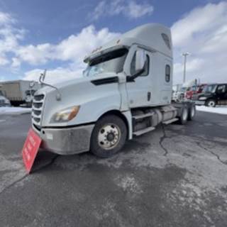 Freightliner Cascadia 126 Sleeper Semi Truck - 60" Condo Sleeper, 455HP, 10 Speed Manual