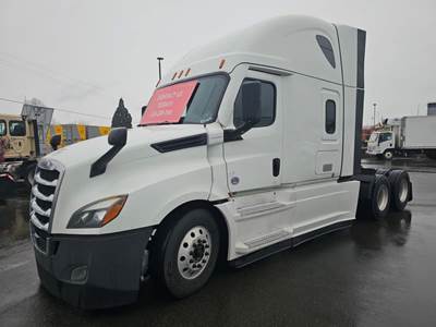 Freightliner Cascadia 126 Sleeper Semi Truck - 72" Condo Sleeper, 455HP, 12 Speed Automatic