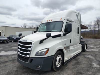 Freightliner Cascadia 126 Single Axle Sleeper Semi Truck - 72" Condo Sleeper, 450HP, 12 Speed Automatic