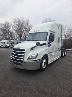 Freightliner Cascadia 126 Sleeper Semi Truck - 72" Condo Sleeper, 455HP, 12 Speed Automatic