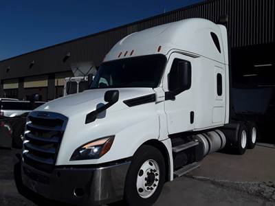 Freightliner Cascadia 126 Sleeper Semi Truck - 70" Condo Sleeper, 455HP, 10 Speed Manual
