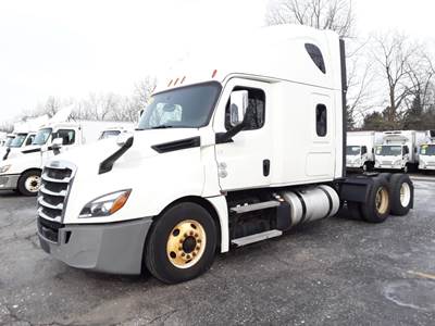 Freightliner Cascadia 126 Sleeper Semi Truck - 72" Condo Sleeper, 455HP, 12 Speed Automatic