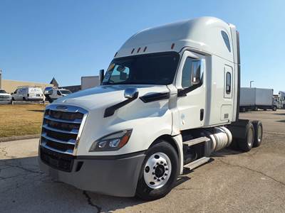 Freightliner Cascadia 126 Sleeper Semi Truck - 71" Condo Sleeper, 455HP, 12 Speed Automatic