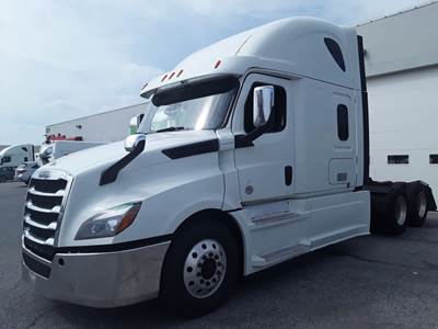 Freightliner Cascadia 126 Sleeper Semi Truck - 72" Condo Sleeper, 455HP, 12 Speed Automatic