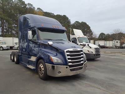 Freightliner Cascadia 126 Sleeper Semi Truck - 73" Condo Sleeper, 400HP, 12 Speed Automatic