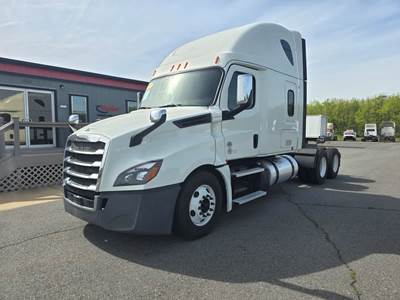 Freightliner Cascadia 126 Sleeper Semi Truck - 72" Condo Sleeper, 455HP, 12 Speed Automatic