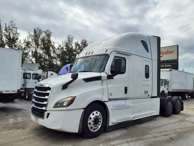 Freightliner Cascadia 126 Sleeper Semi Truck - 72" Condo Sleeper, 400HP, 12 Speed Automatic