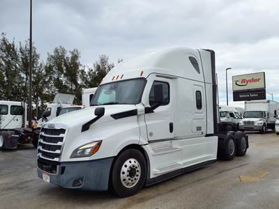 Freightliner Cascadia 126 Sleeper Semi Truck - 72" Condo Sleeper, 455HP, 12 Speed Automatic