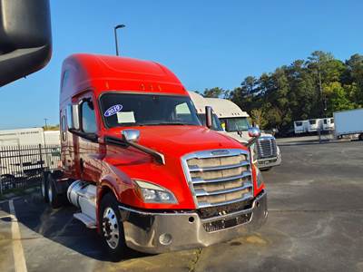 Freightliner Cascadia 126 Sleeper Semi Truck - 78" Condo Sleeper, 475HP, 12 Speed Automatic