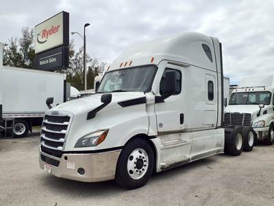 Freightliner Cascadia 126 Sleeper Semi Truck - 72" Condo Sleeper, 455HP, 12 Speed Automatic
