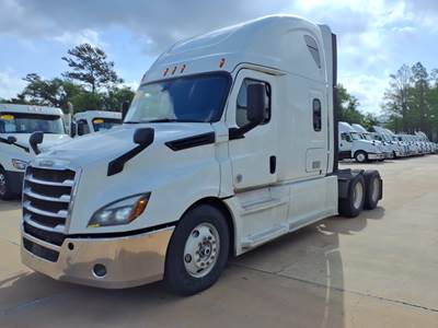Freightliner Cascadia 126 Sleeper Semi Truck - 72" Condo Sleeper, 455HP, 12 Speed Automatic