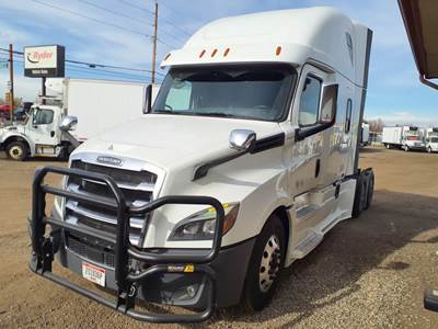 Freightliner Cascadia 126 Sleeper Semi Truck - 62" Condo Sleeper, 400HP, 12 Speed Automatic