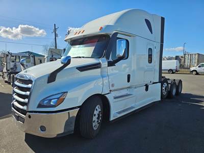 Freightliner Cascadia 126 Sleeper Semi Truck - 72" Condo Sleeper, 505HP, 12 Speed Automatic